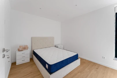 Apartamento T2 para Venda em Agualva e Mira-Sintra