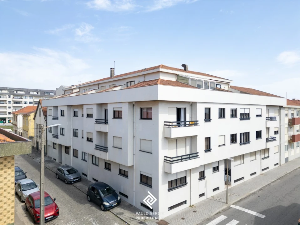 Apartamento T2 para Venda em Espinho Foto 6