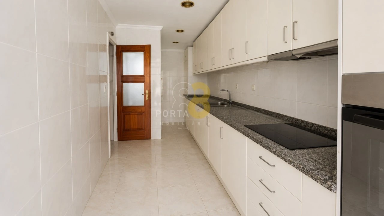 Apartamento T2 para Venda em Cedofeita, Santo Ildefonso, Sé, Miragaia, São Nicolau e Vitória Foto 4