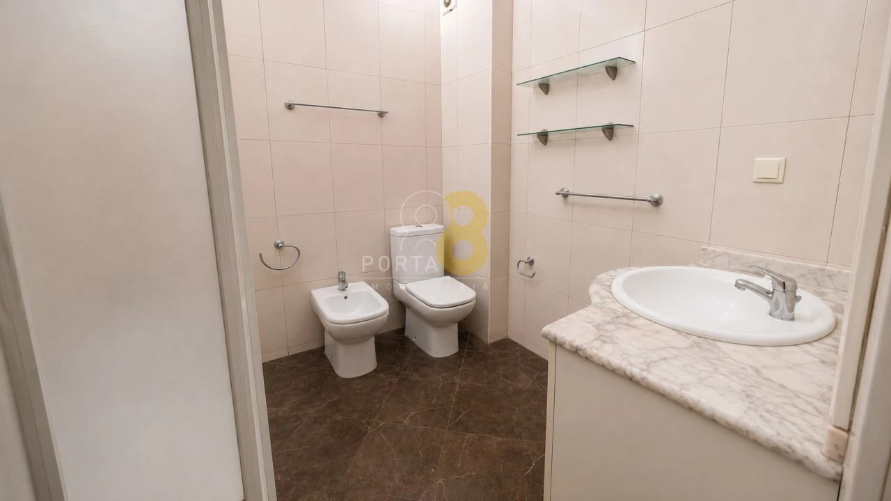 Apartamento T2 para Venda em Cedofeita, Santo Ildefonso, Sé, Miragaia, São Nicolau e Vitória Foto 13