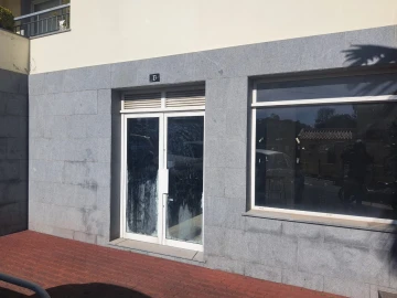Loja para Arrendamento em Caniço