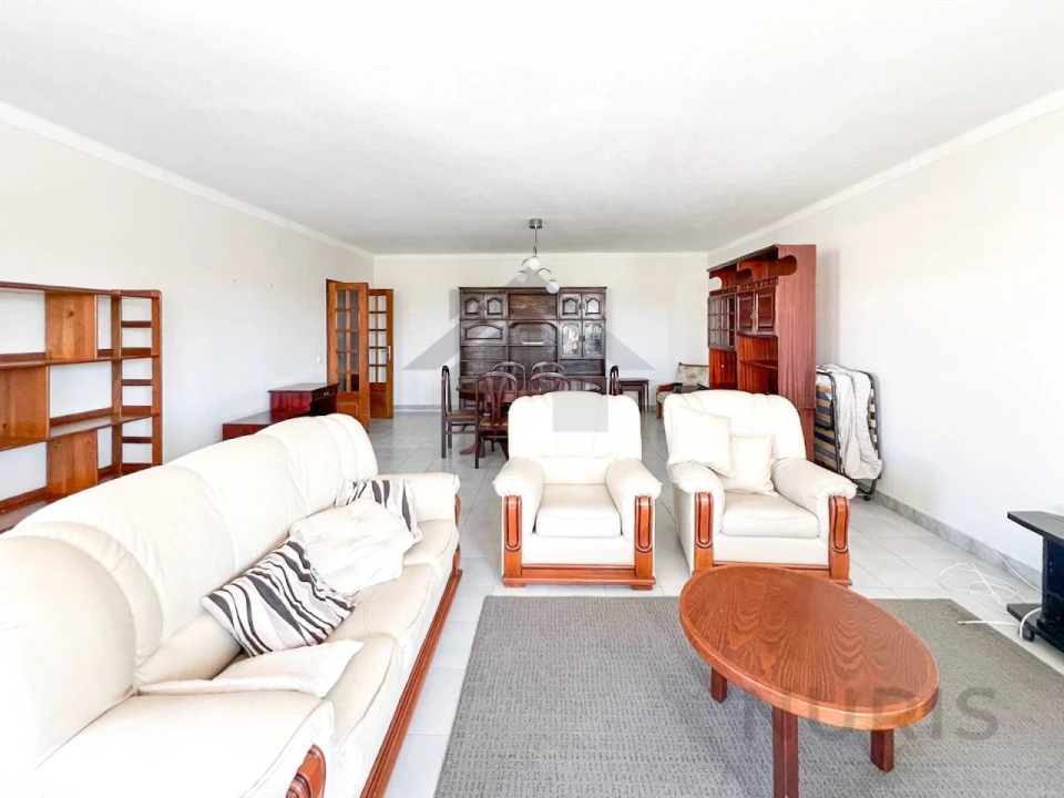 Apartamento T2 para Arrendamento em Portimão Foto 2