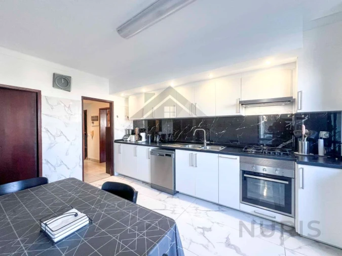 Apartamento T2 para Arrendamento em Portimão Foto 23