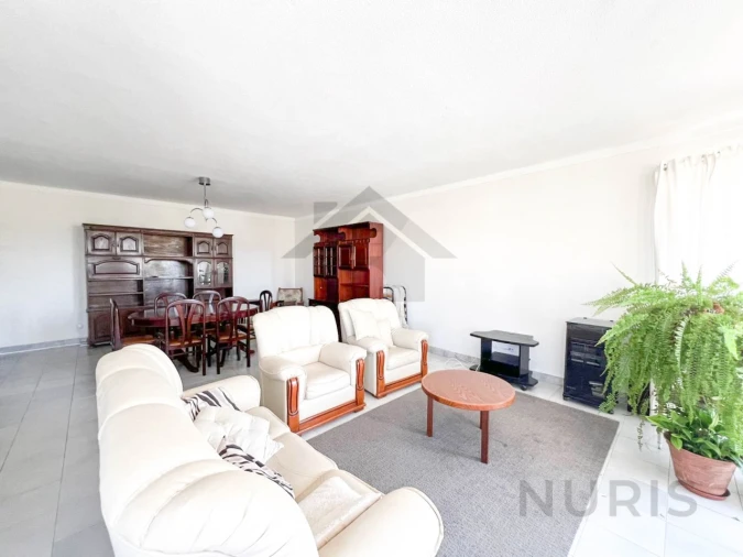 Apartamento T2 para Arrendamento em Portimão Foto 3