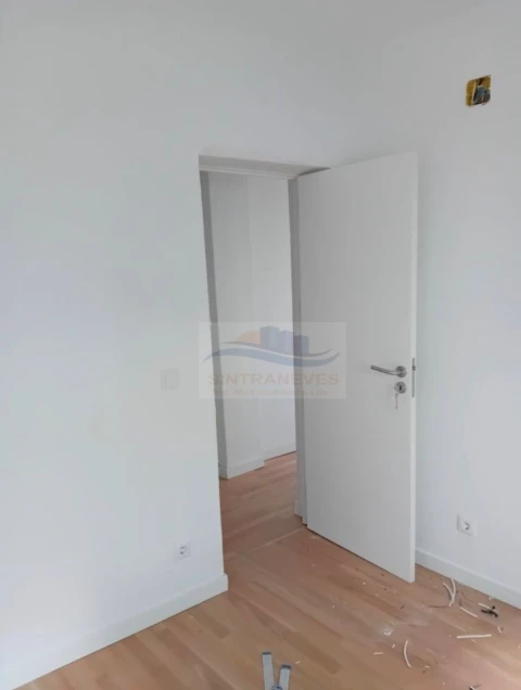 Apartamento T5 para Venda em Loures