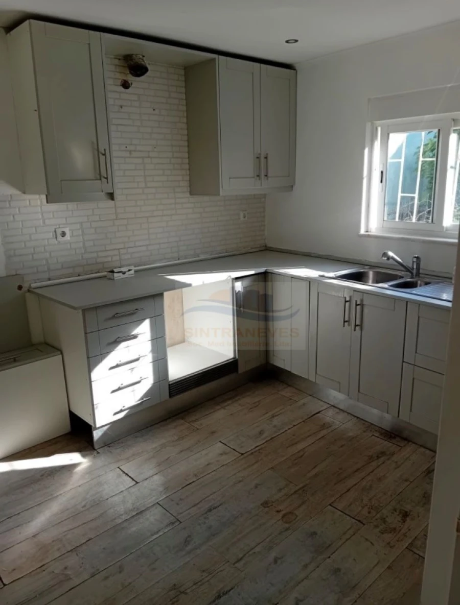 Apartamento T5 para Venda em Loures Foto 3