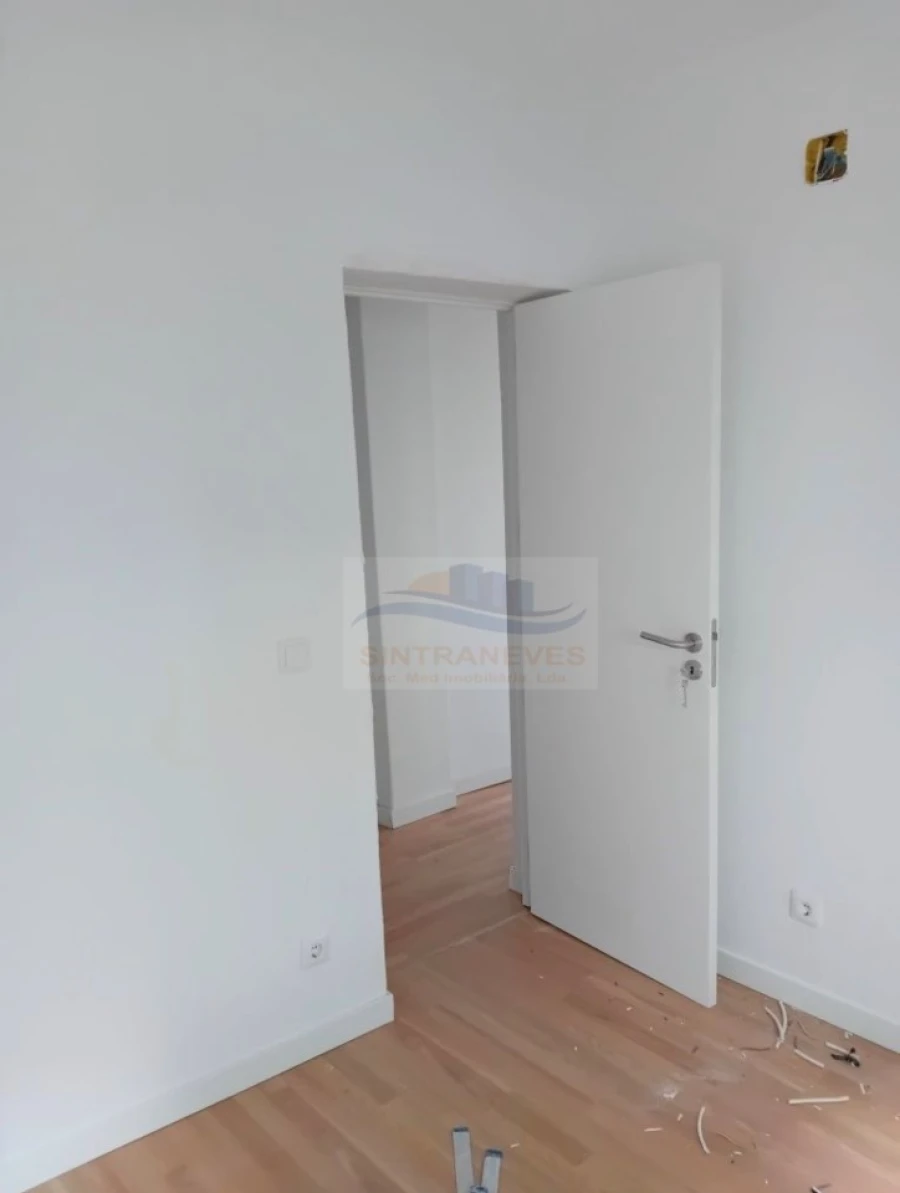 Apartamento T5 para Venda em Loures Foto 10