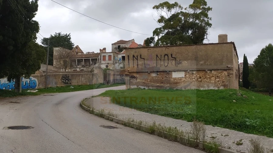 Terreno para Venda em Vialonga