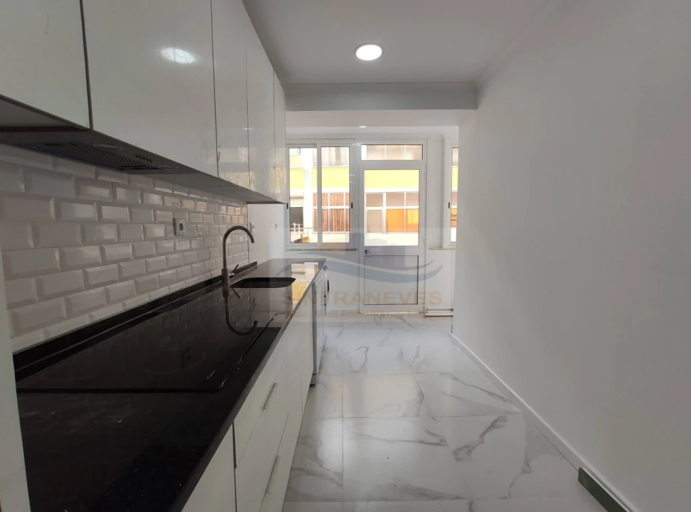 Apartamento T3 para Venda em Falagueira-Venda Nova Foto 3