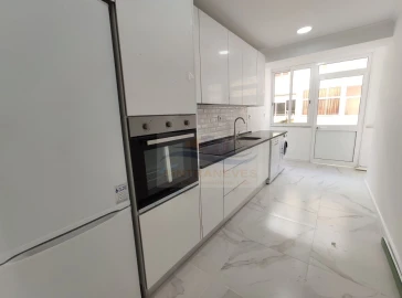 Apartamento T3 para Venda em Falagueira-Venda Nova
