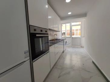 Apartamento T3 para Venda em Falagueira-Venda Nova