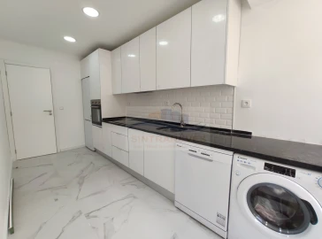 Apartamento T3 para Venda em Falagueira-Venda Nova