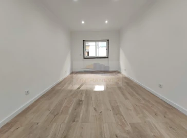 Apartamento T3 para Venda em Falagueira-Venda Nova
