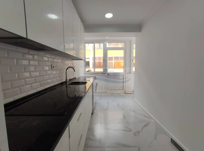 Apartamento T3 para Venda em Falagueira-Venda Nova Foto 3