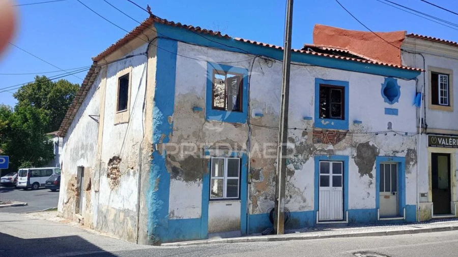 Moradia T3 para Venda em Aveiras de Cima