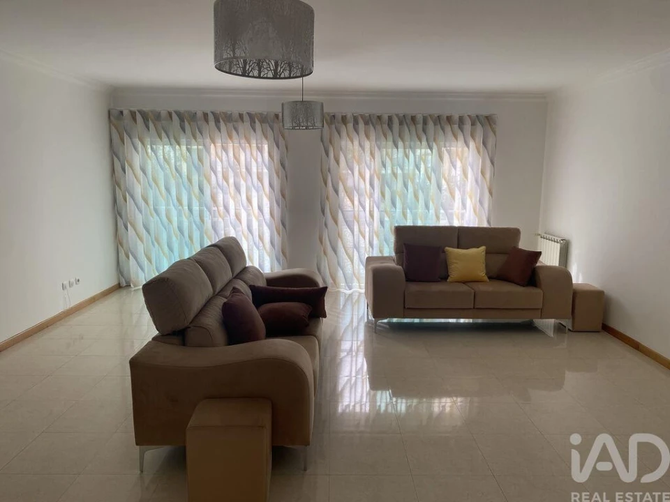 Apartamento T3 para Arrendamento em Silveira Foto 4