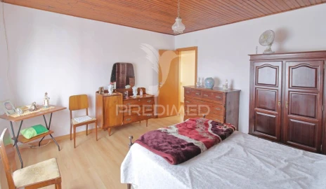 Moradia T5 para Venda em Ribeirinha