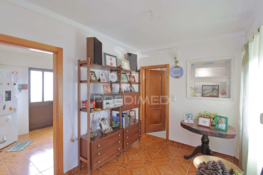 Moradia T5 para Venda em Ribeirinha Foto 11