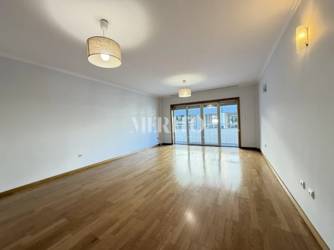 Apartamento T1 para Venda em Costa Foto 4