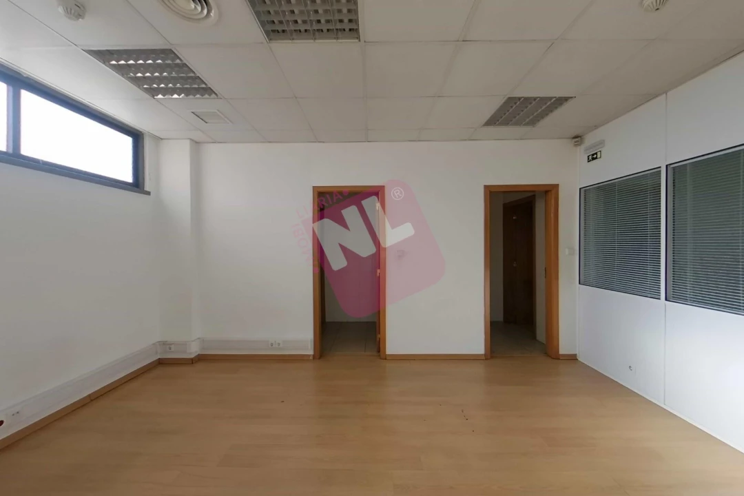 Loja para Arrendamento em Odivelas Foto 28