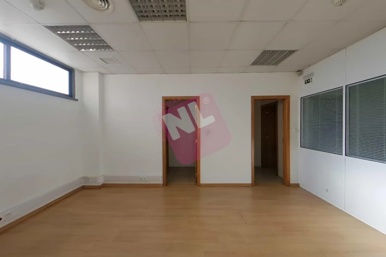 Loja para Arrendamento em Odivelas Foto 28