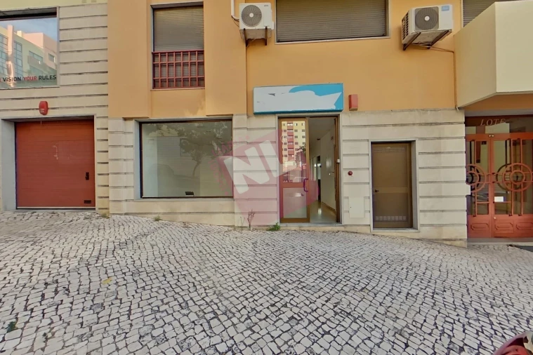 Loja para Arrendamento em Odivelas Foto 16