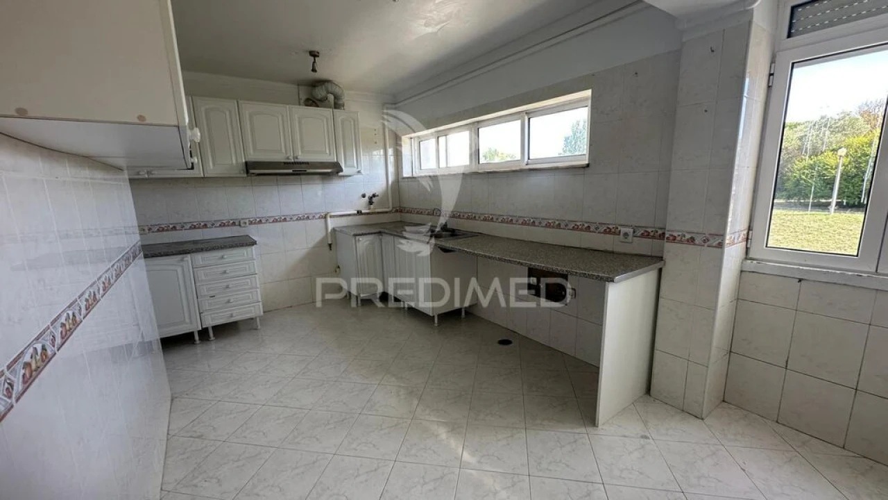 Apartamento T2 para Venda em Olivais Foto 9