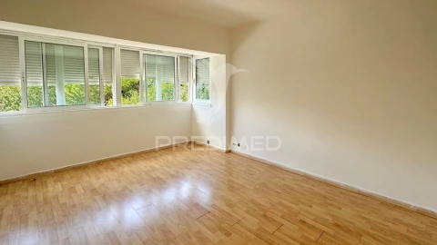Apartamento T2 para Venda em Olivais