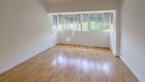 Apartamento T2 para Venda em Olivais