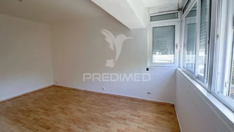 Apartamento T2 para Venda em Olivais