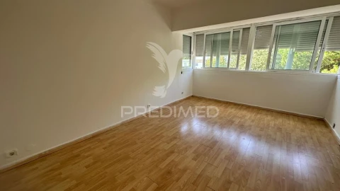 Apartamento T2 para Venda em Olivais