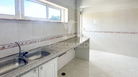 Apartamento T2 para Venda em Olivais