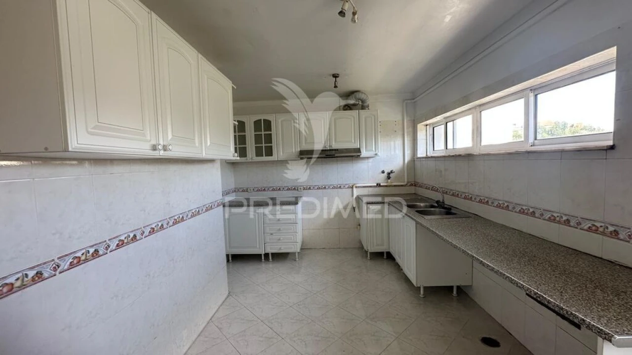 Apartamento T2 para Venda em Olivais Foto 13
