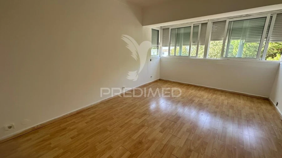 Apartamento T2 para Venda em Olivais Foto 3
