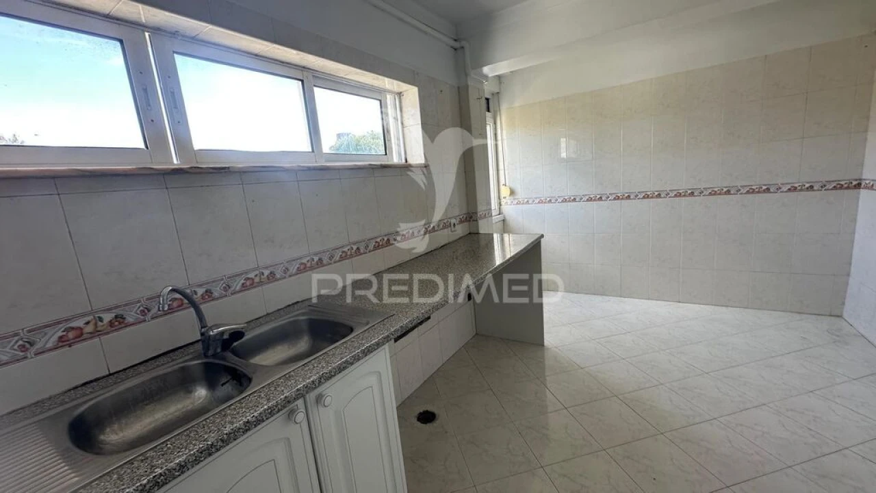 Apartamento T2 para Venda em Olivais Foto 7