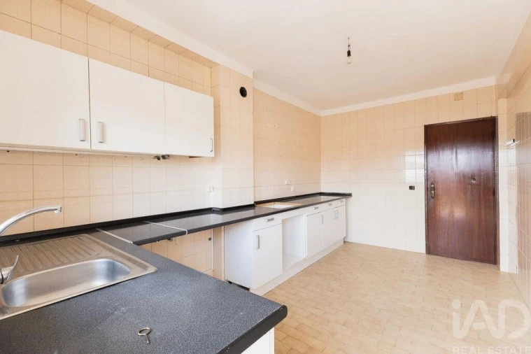 Apartamento T3 para Venda em Alhadas Foto 6