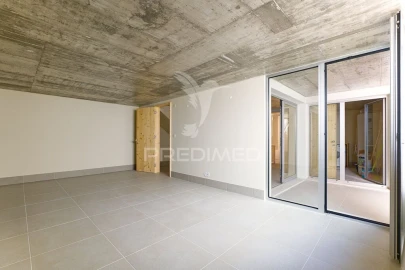Moradia T3 para Venda em Laranjeiro e Feijó