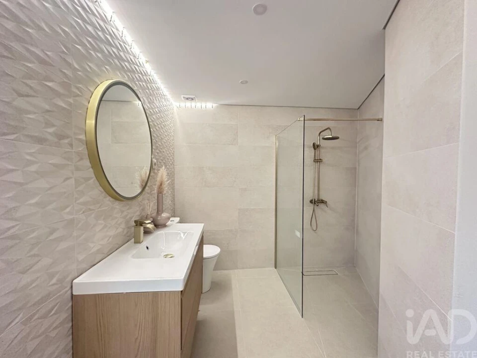 Apartamento T3 para Venda em Avelãs de Ambom e Rocamondo Foto 17