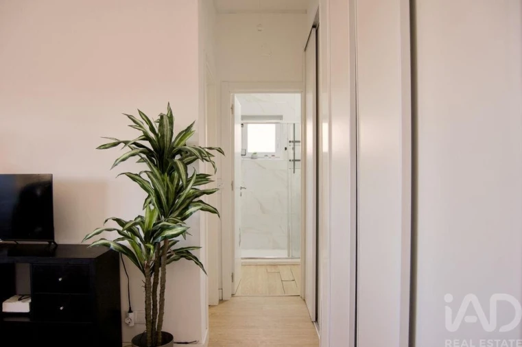 Apartamento T1 para Venda em Alfragide Foto 9