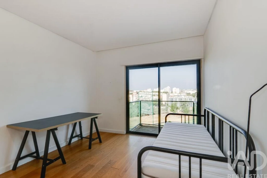 Apartamento T2 para Arrendamento em Lumiar Foto 5