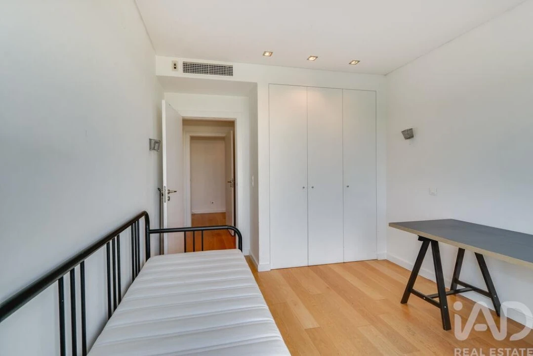 Apartamento T2 para Arrendamento em Lumiar Foto 6