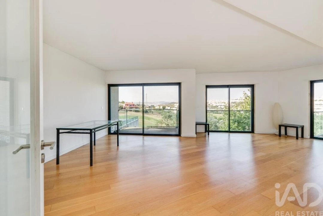 Apartamento T2 para Arrendamento em Lumiar Foto 14