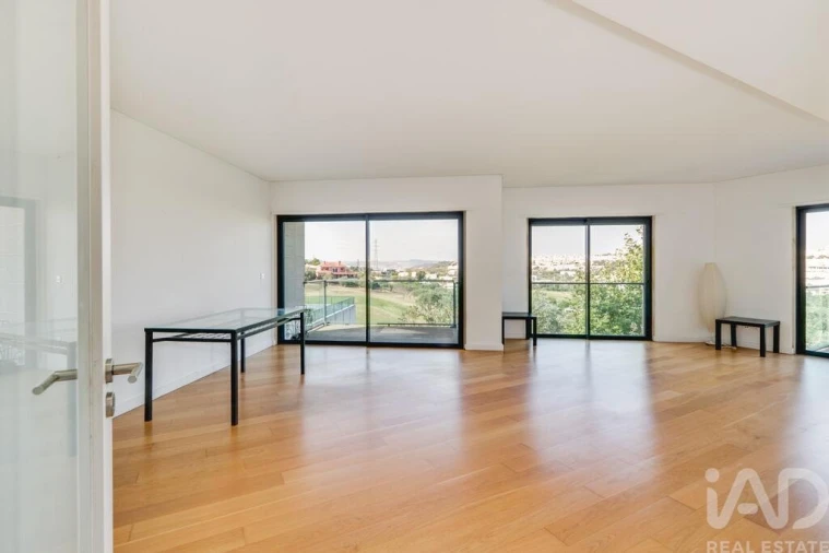 Apartamento T2 para Arrendamento em Lumiar Foto 14