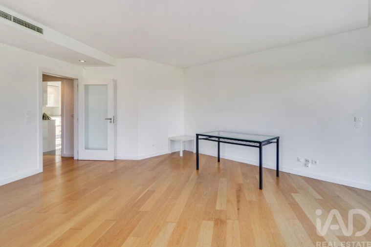 Apartamento T2 para Arrendamento em Lumiar Foto 17
