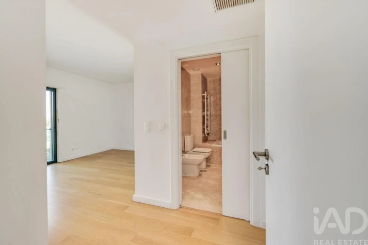 Apartamento T2 para Arrendamento em Lumiar Foto 10