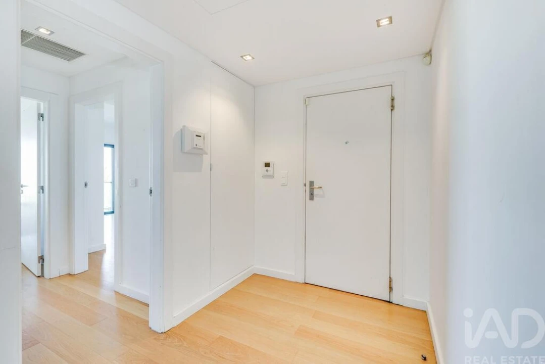 Apartamento T2 para Arrendamento em Lumiar Foto 2