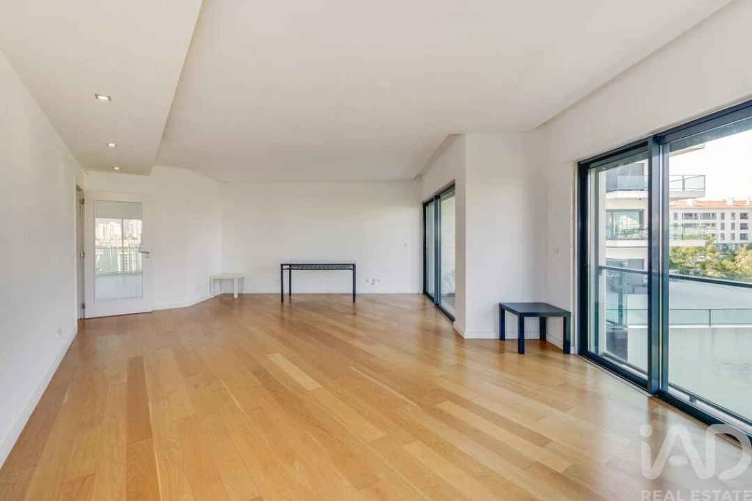 Apartamento T2 para Arrendamento em Lumiar Foto 16
