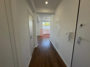 Apartamento T2 para Venda em Alfragide