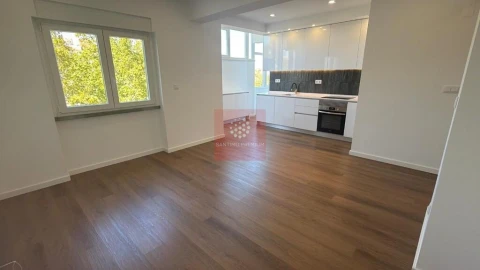 Apartamento T2 para Venda em Alfragide