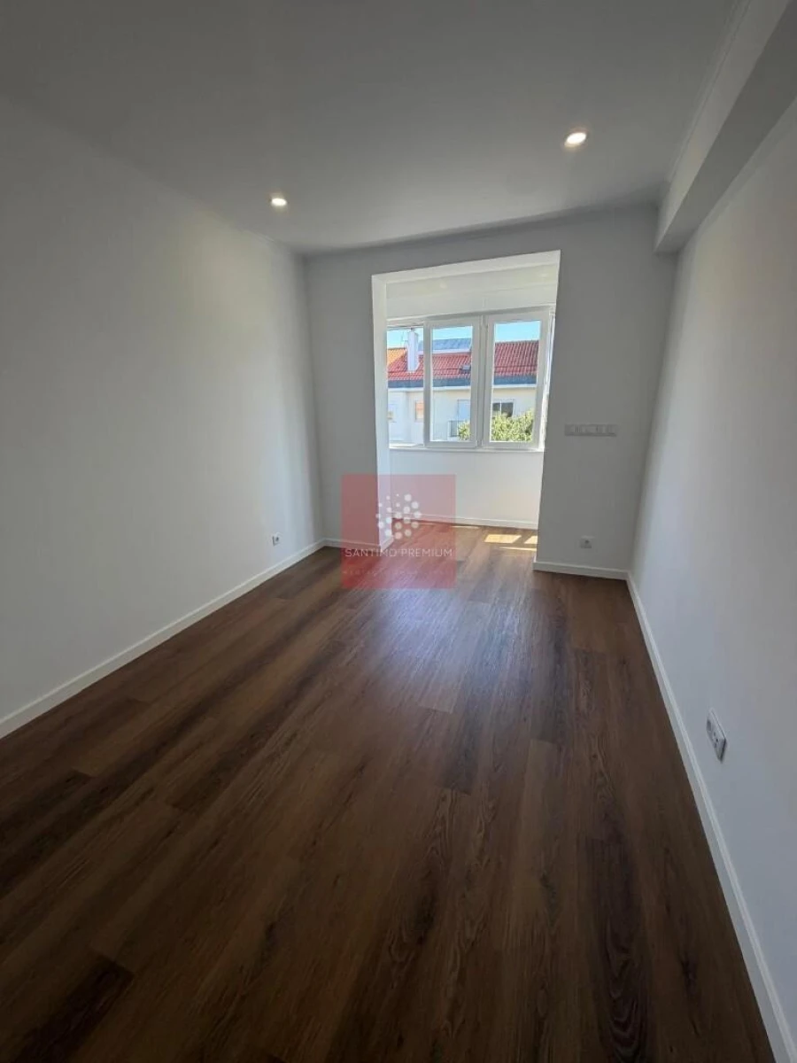 Apartamento T2 para Venda em Alfragide Foto 18